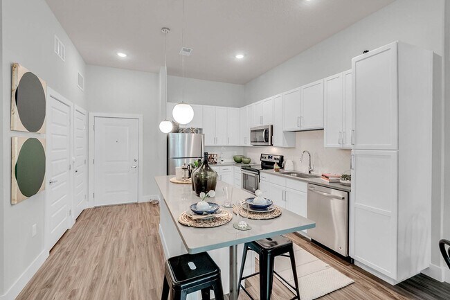 Building Photo - The Princeton at College Park