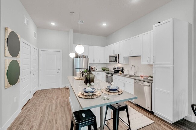 Building Photo - The Princeton at College Park