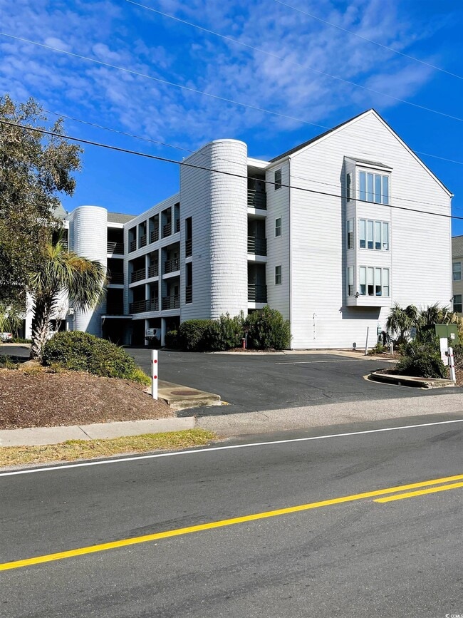 Building Photo - 201 N Hillside Dr