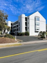Building Photo - 201 N Hillside Dr