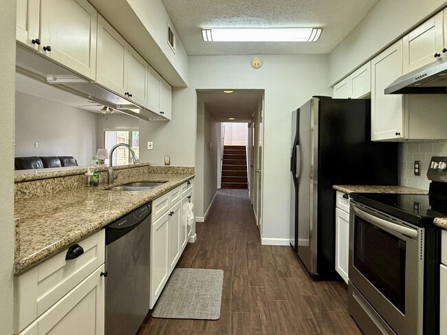 Foto del edificio - 1922 Augusta Dr