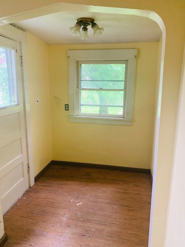 Building Photo - 3 br, 1 bath House - 257 McClure Ave.