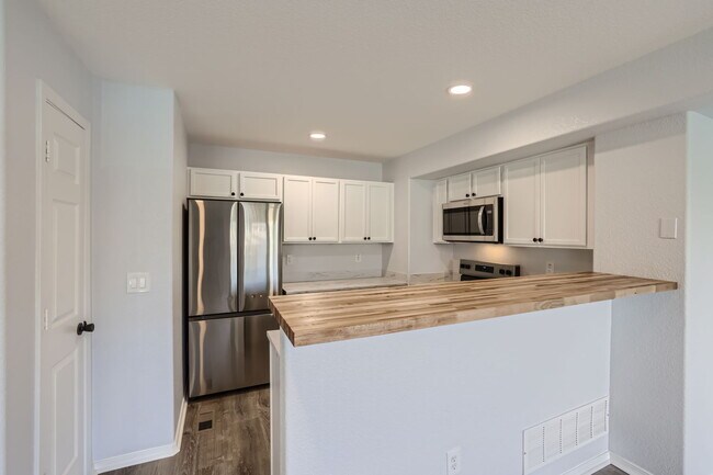 Building Photo - 5937 University Village View
