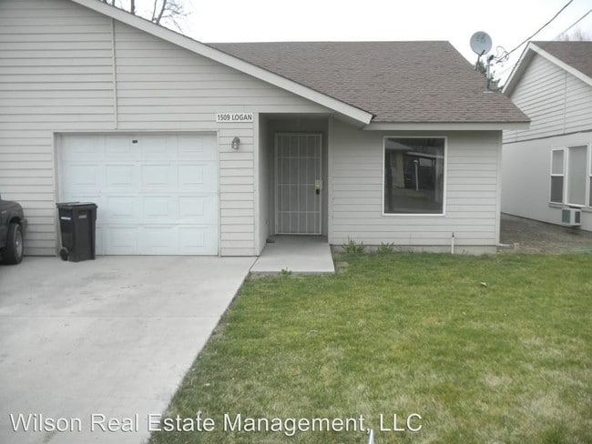 Building Photo - 2 br, 1 bath Apartment - 1509 W Logan Avenue