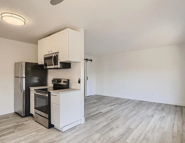 Foto del edificio - 3825 Van Dyke Ave