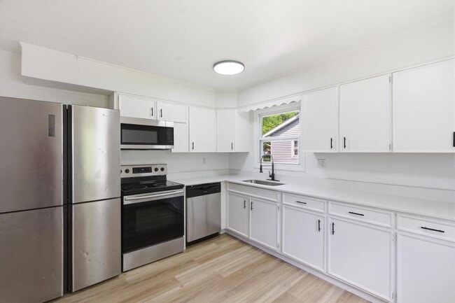 Foto del edificio - 4370 Saylor St