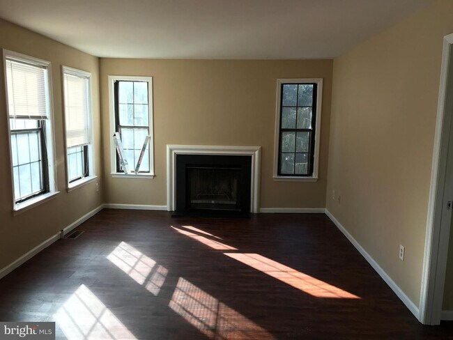 Building Photo - 152 Mansion House Dr