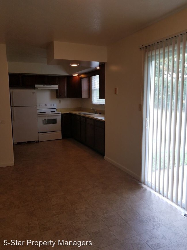 Building Photo - 58401 Nathena Ln