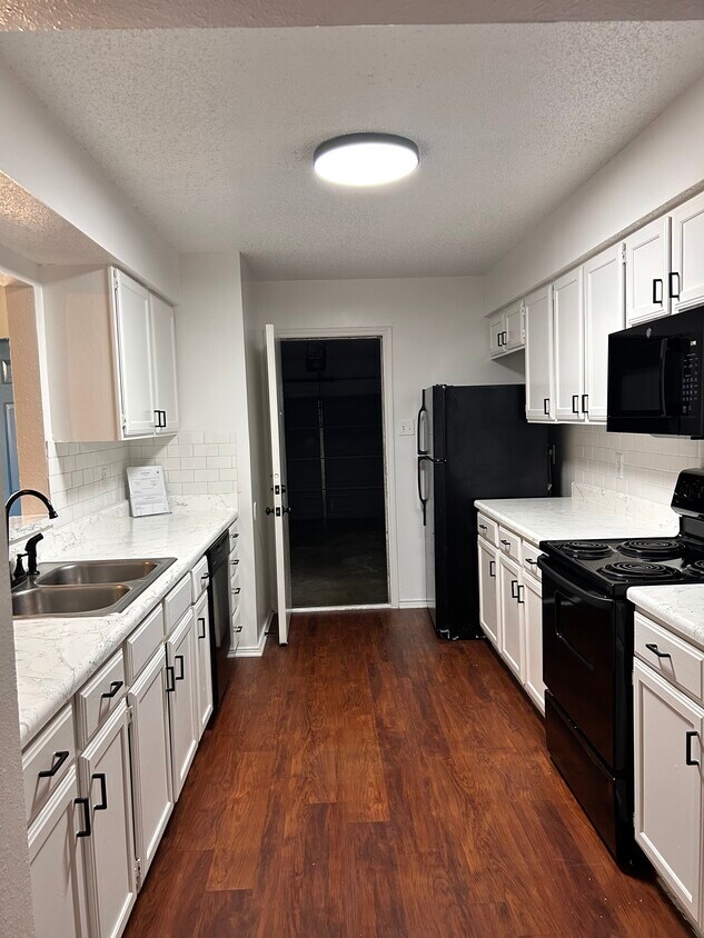 Foto principal - 9615 Dalewood-A