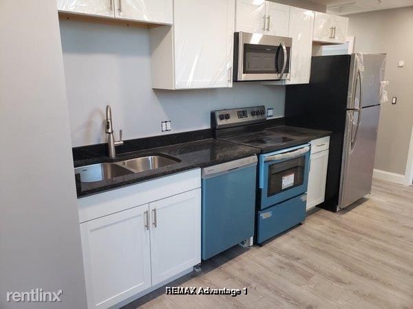 Primary Photo - 2 br, 1 bath Apartment - 13 Devens Rd