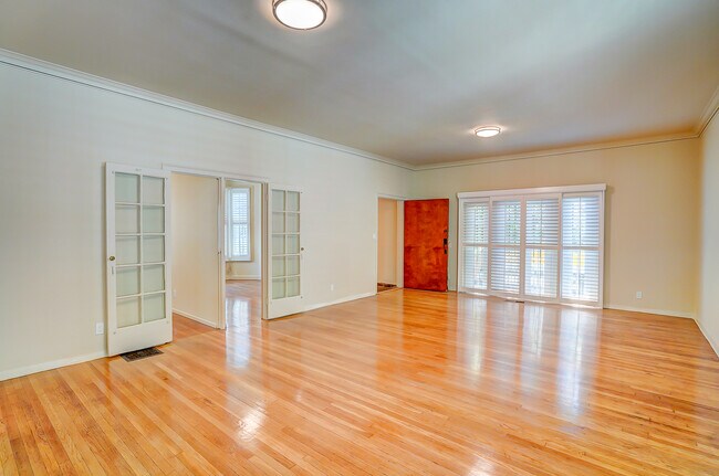 Building Photo - 2640 Monmouth Ave