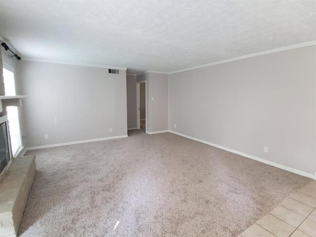 Building Photo - 402 Enchanted River Dr