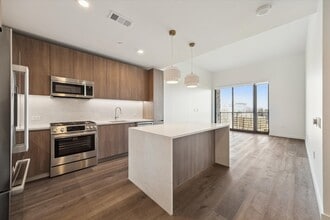 Building Photo - 1 Riva Row