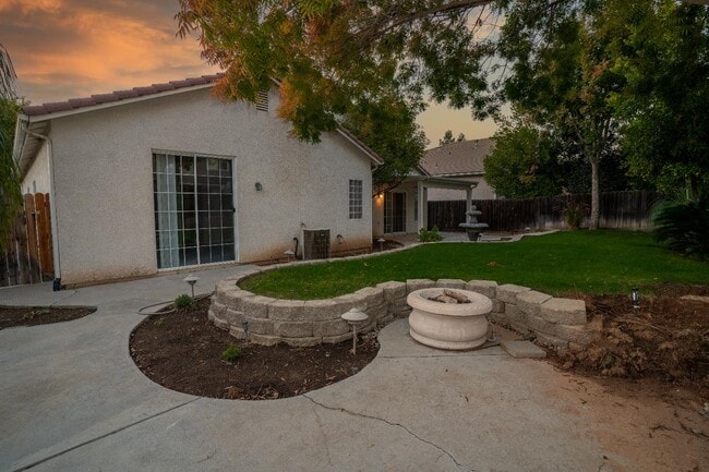 Building Photo - 1739 McKelvy Ave