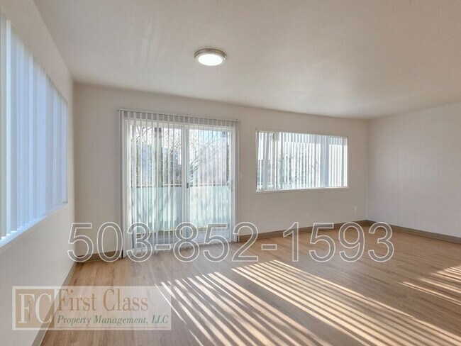 Foto del edificio - 12345 SW Hall Blvd