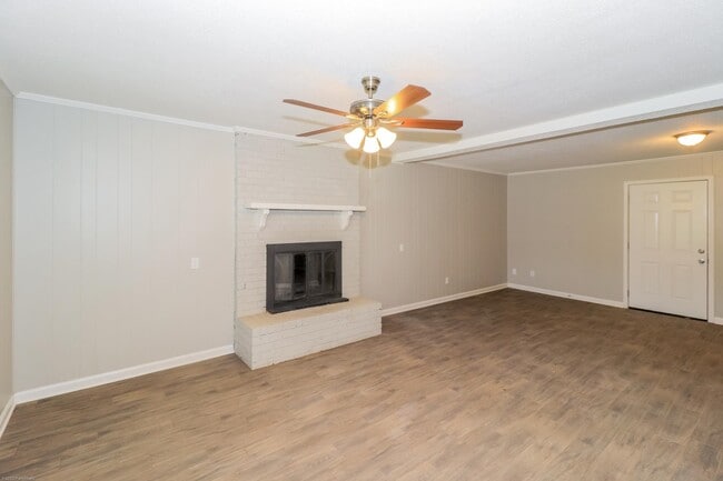 Foto del edificio - 5380 Albemarle Dr