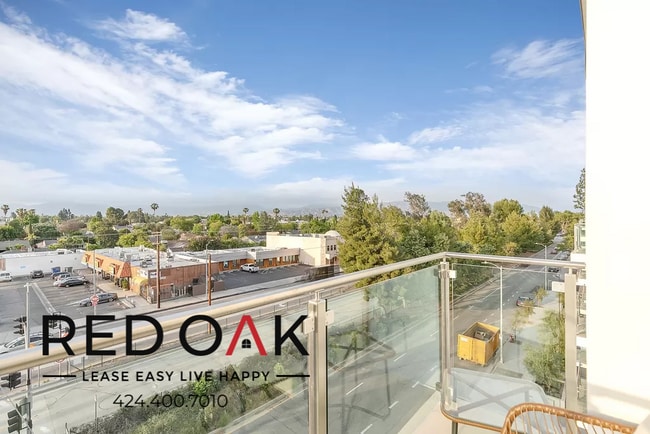 Foto del edificio - 12444 Chandler Blvd