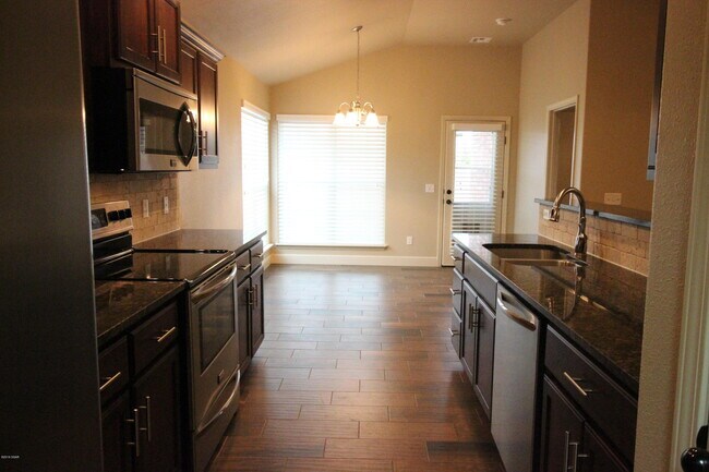 Foto del edificio - 3011 Dusty Ln