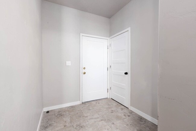 Building Photo - Vintage Vault Propeties LLC