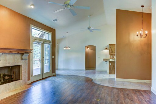 Building Photo - 623 Aspen Way