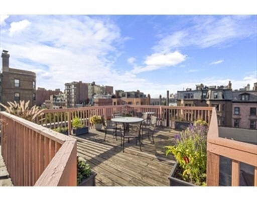 Building Photo - 255 Beacon St