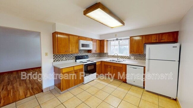 Building Photo - 1307 Heatherdale Ave