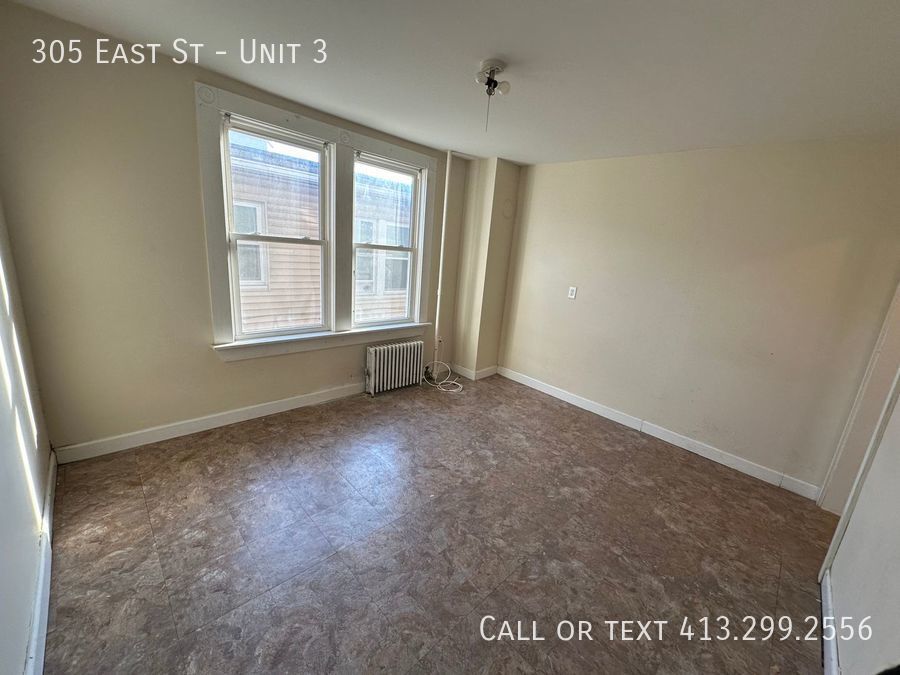 Building Photo - One Bedroom Unit in the Heart of Ludlow. U...