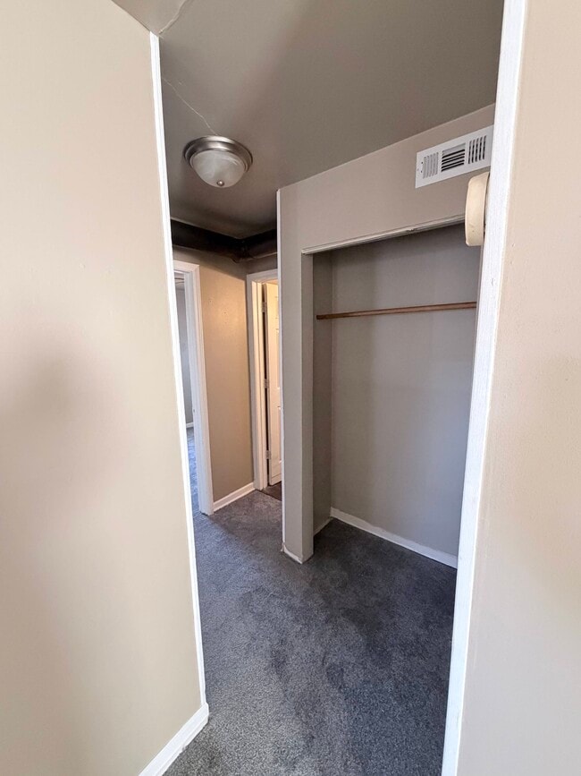 Foto del edificio - 4914 North Best Street