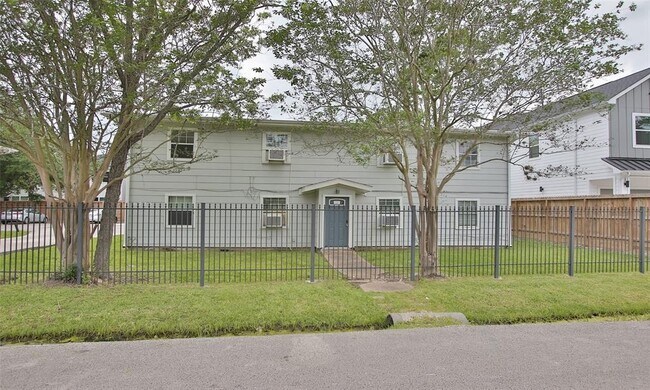 Foto del edificio - 6734 Burkett St.