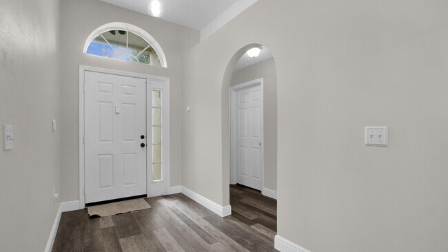 Foto del edificio - 631 Doe Cove Pl