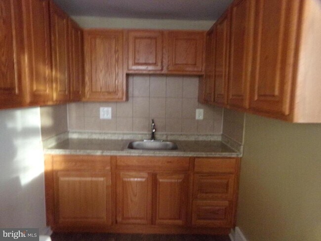 Foto del edificio - 366 W 21st St