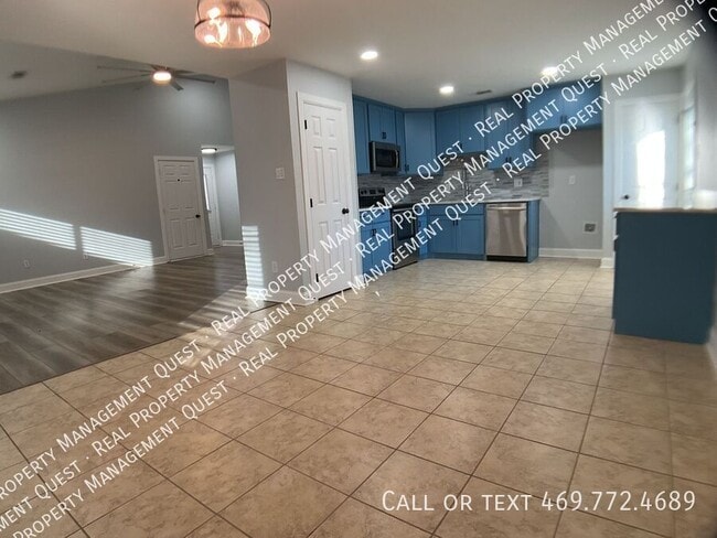 Building Photo - 1315 Allante Ct