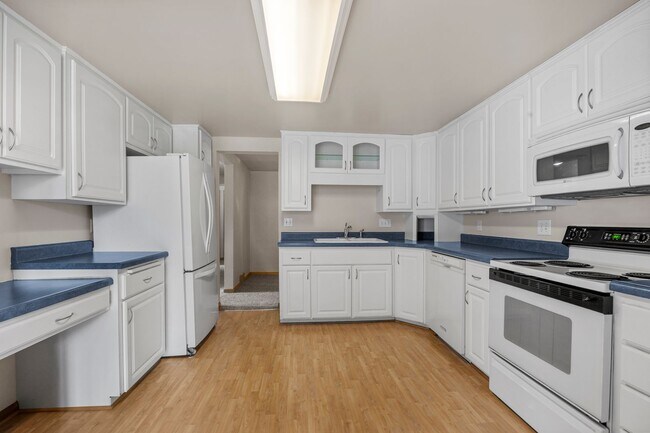 Building Photo - 4 Bedroom Remodeled with 2 Stall Detached Garage