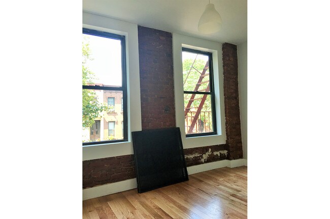 Building Photo - 716 Jefferson Ave