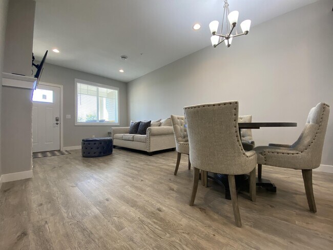 Foto del edificio - 692 Stone Haven Dr NE