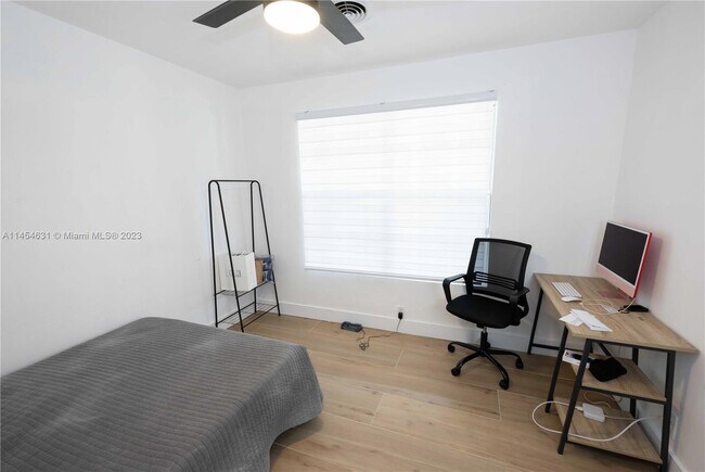 Foto del edificio - 2000 N 37th Ave