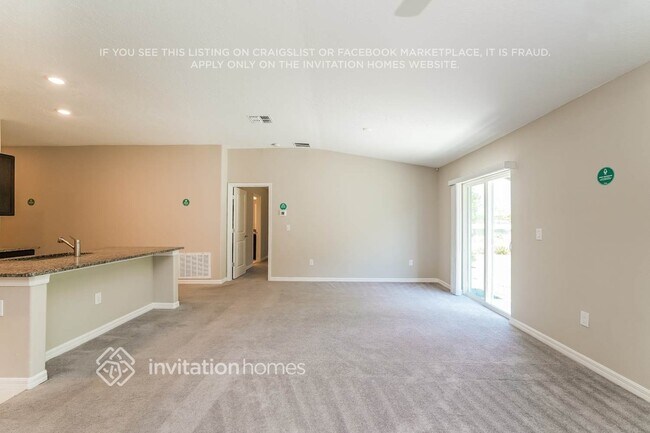 Building Photo - 8642 41st Ave E