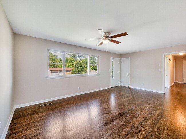 Photo - 3 Bedroom Home in Red Bank – Pet Friendly & Minutes to Downtown