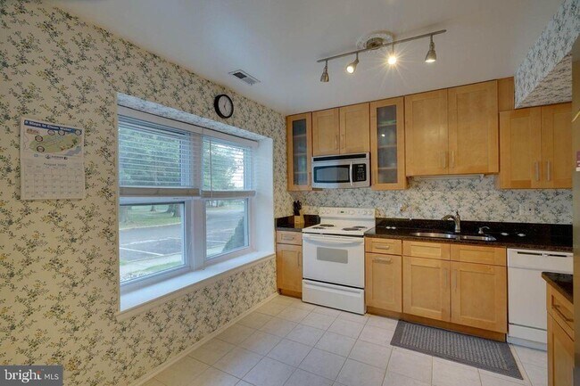Foto del edificio - 5005 Red Haven Dr