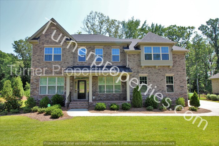 Primary Photo - Gorgeous 5 Bedroom Home w/Bonus