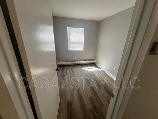 Foto del edificio - 2137 St Johns Pl