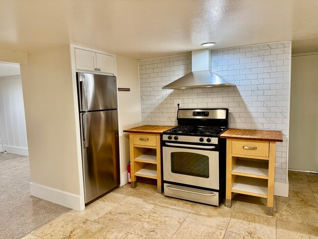 Building Photo - 211 West End Ave