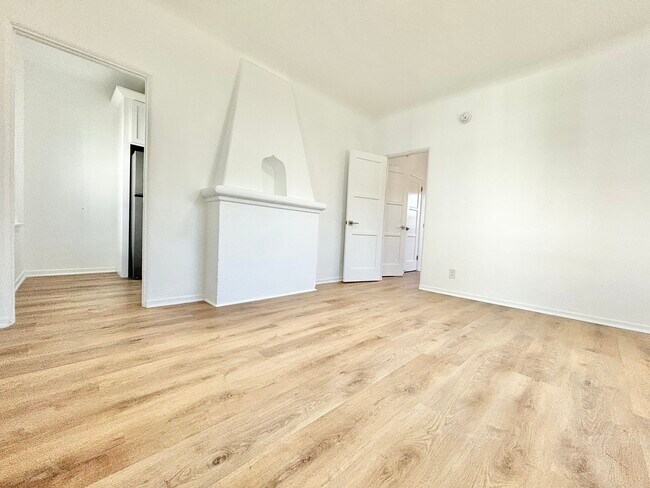 Foto del edificio - 1812 W 36th St