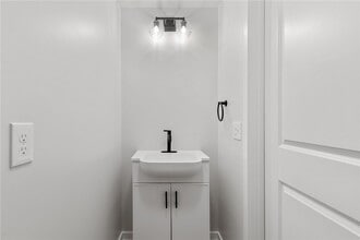 Building Photo - 169 S Union St