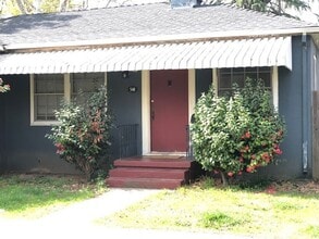Building Photo - 548 Alder St