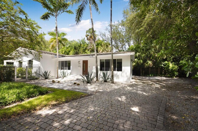 Foto del edificio - 3894 Main Hwy