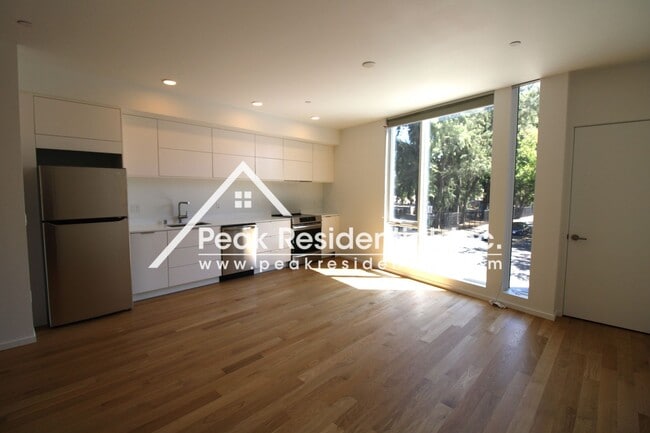 Building Photo - Binnen2437