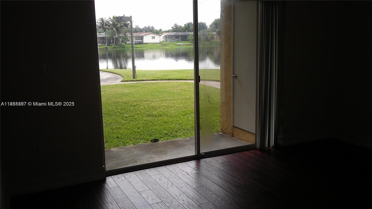 Foto del edificio - 2331 NW 96th Terrace