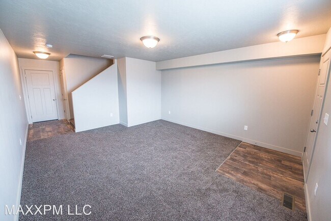 Building Photo - 3 br, 2.5 bath House - 14409 S Ashburn Way
