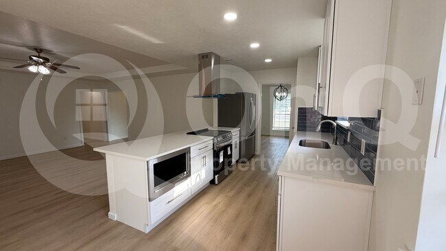 Building Photo - 1512 Wood Creek Dr